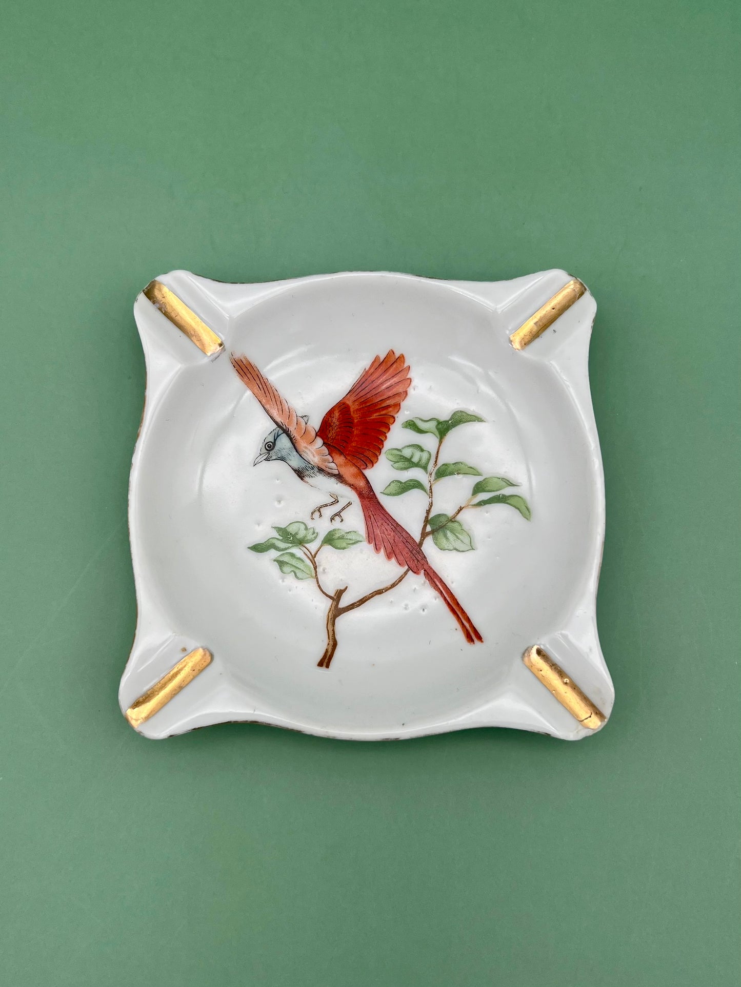 Ariana-Smoking Accessory-Pearl's Puff Parlor