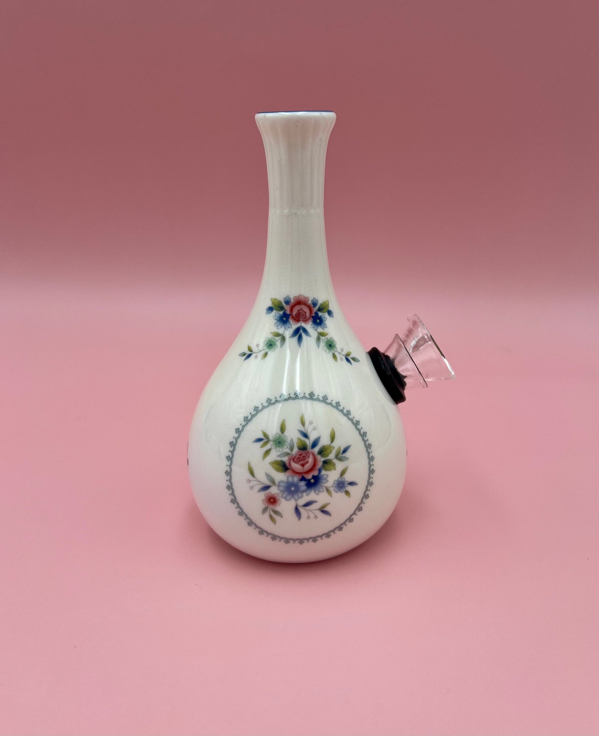 Johanna-Petite Water Pipe-Pearl's Puff Parlor