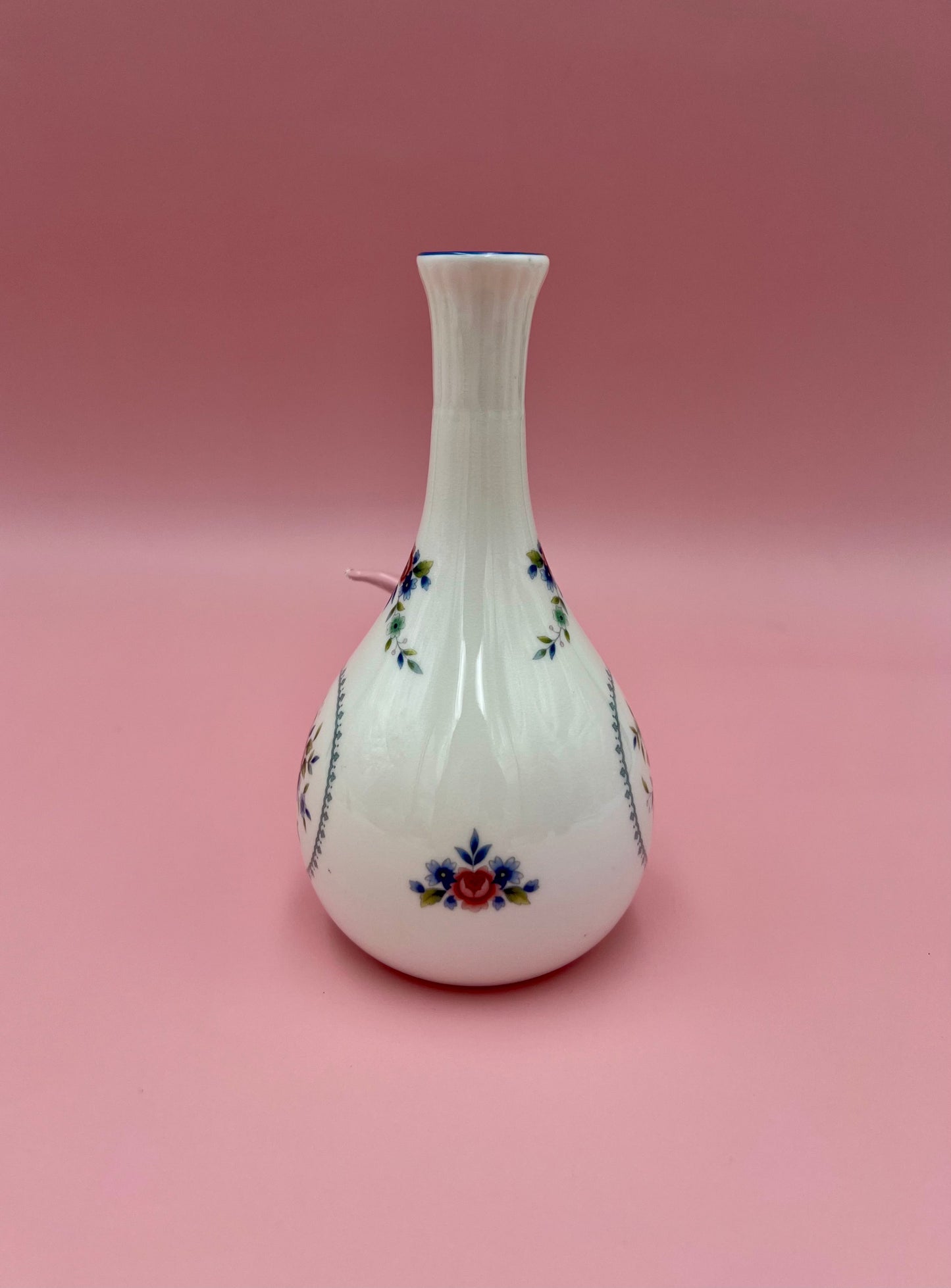 Johanna-Petite Water Pipe-Pearl's Puff Parlor