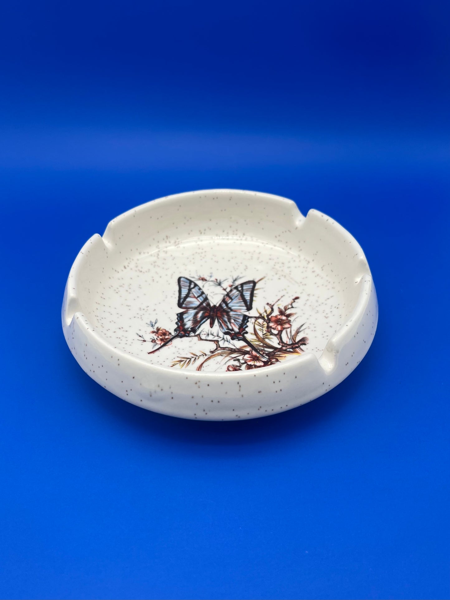 Luci-Smoking Accessory-Pearl's Puff Parlor