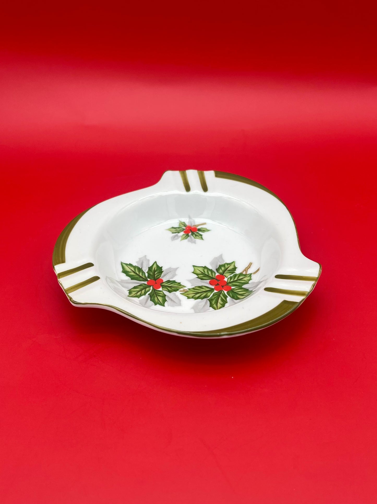 Merry-Smoking Accessory-Pearl's Puff Parlor