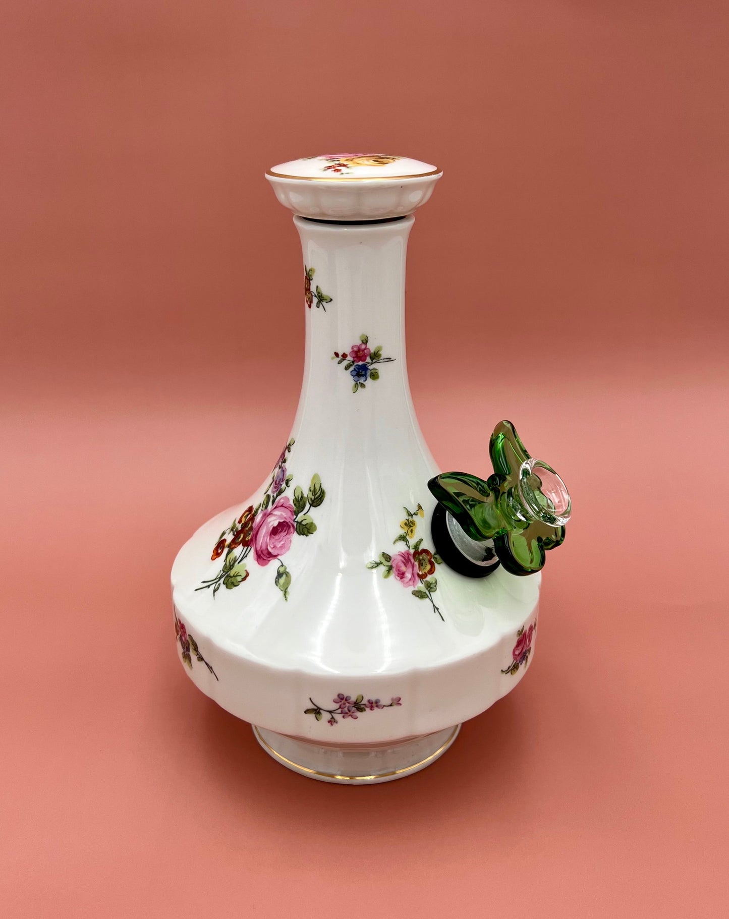 Samantha-Decanter-Pearl's Puff Parlor