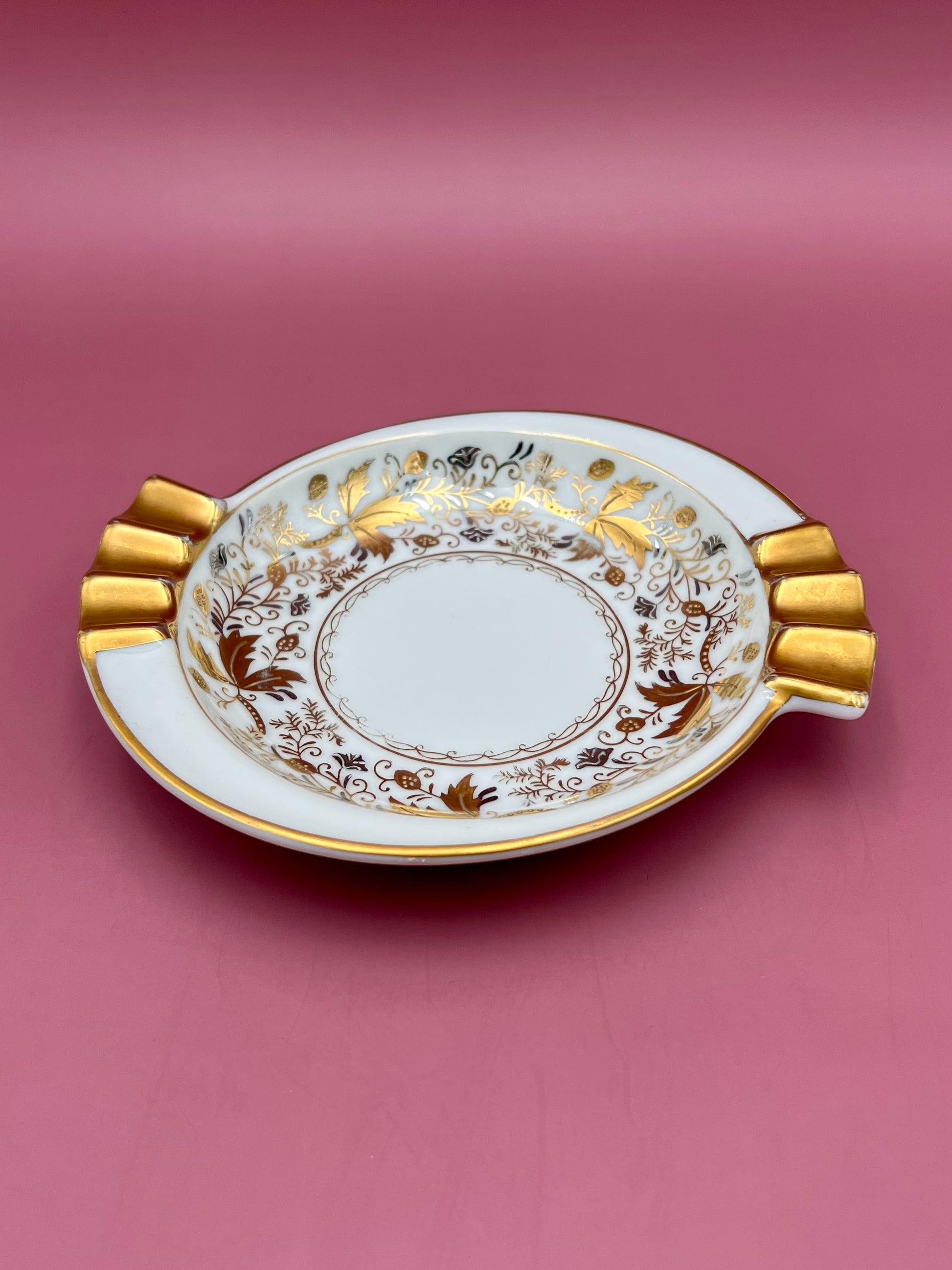 Anthea-Smoking Accessory-Pearl&#39;s Puff Parlor