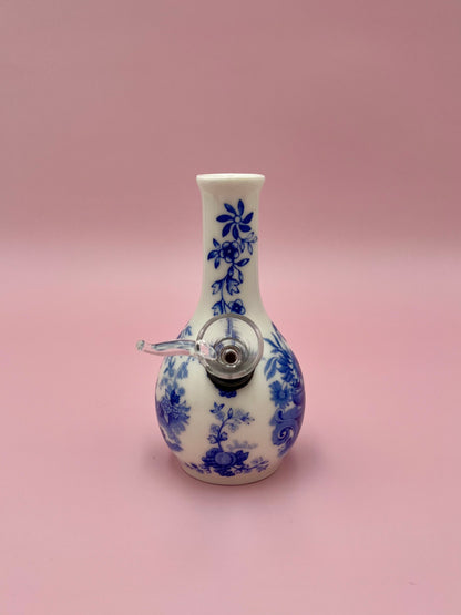 Betsy-Petite Water Pipe-Pearl&#39;s Puff Parlor