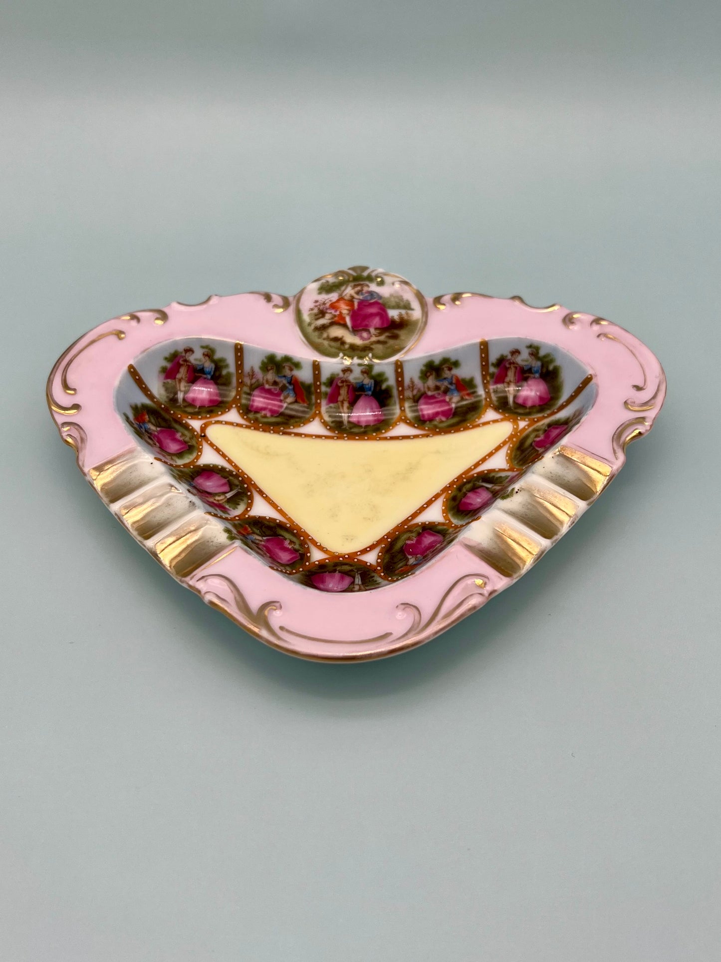Caroline-Smoking Accessory-Pearl's Puff Parlor
