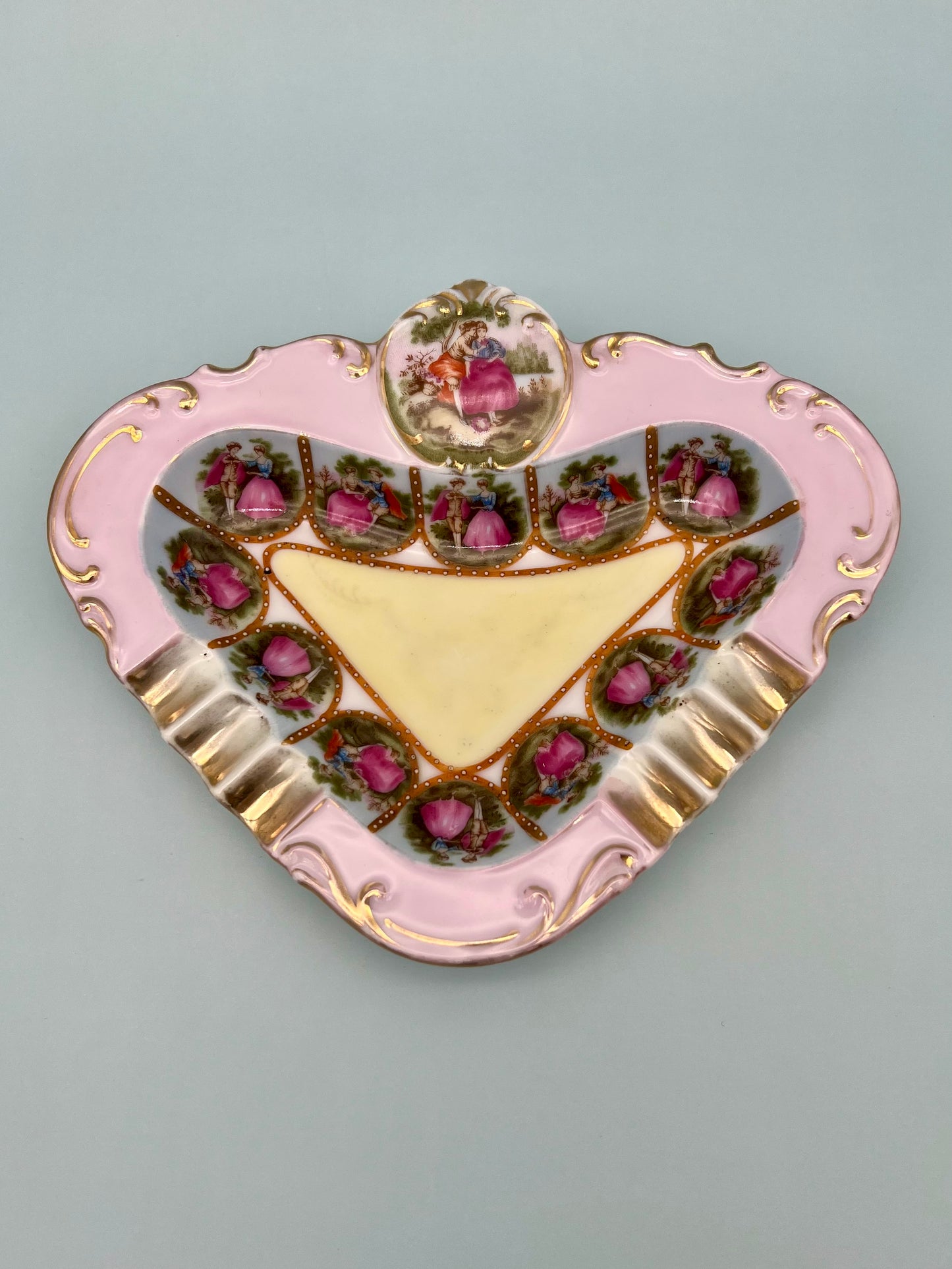 Caroline-Smoking Accessory-Pearl's Puff Parlor