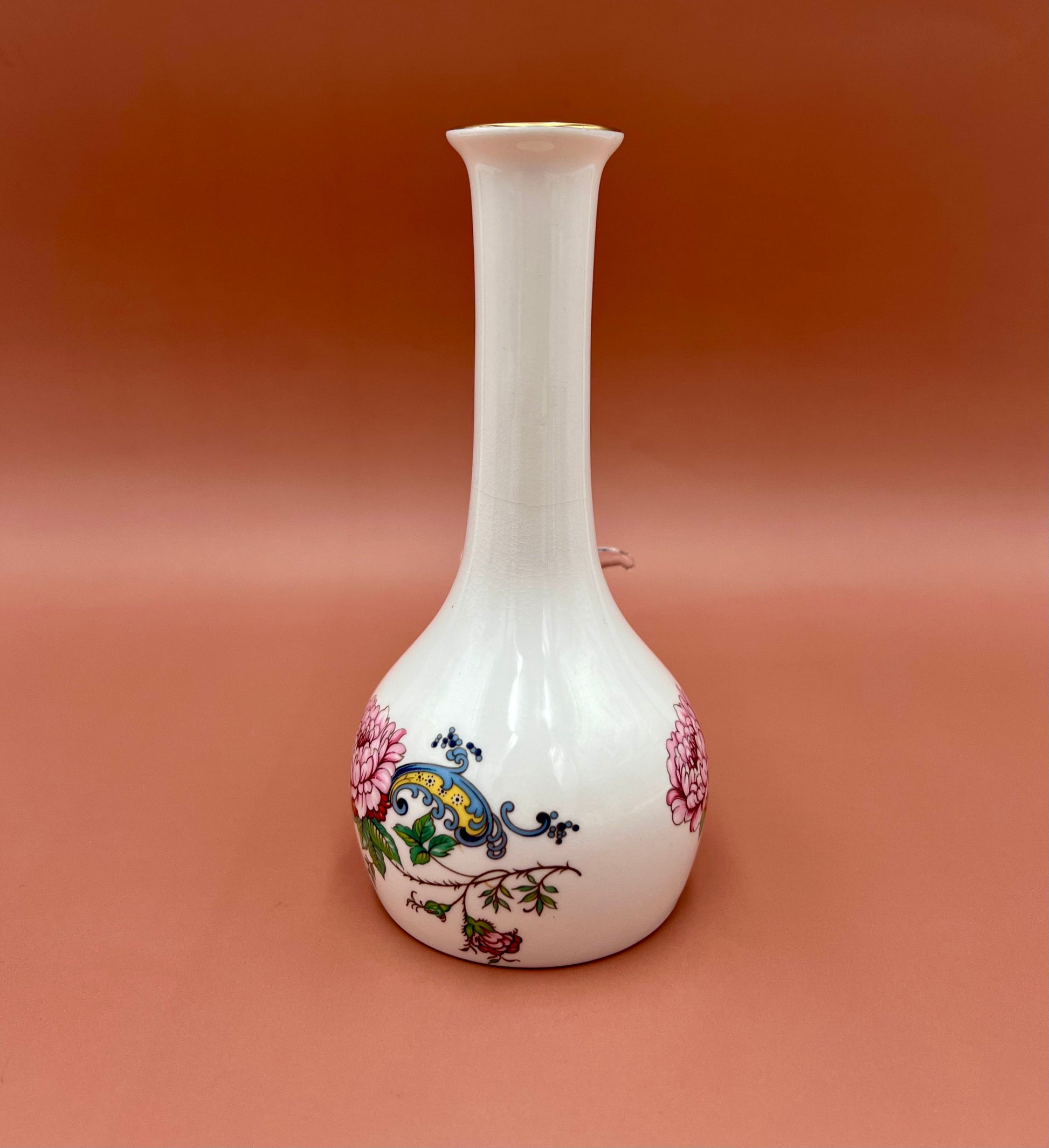 Chloe-Petite Water Pipe-Pearl&#39;s Puff Parlor