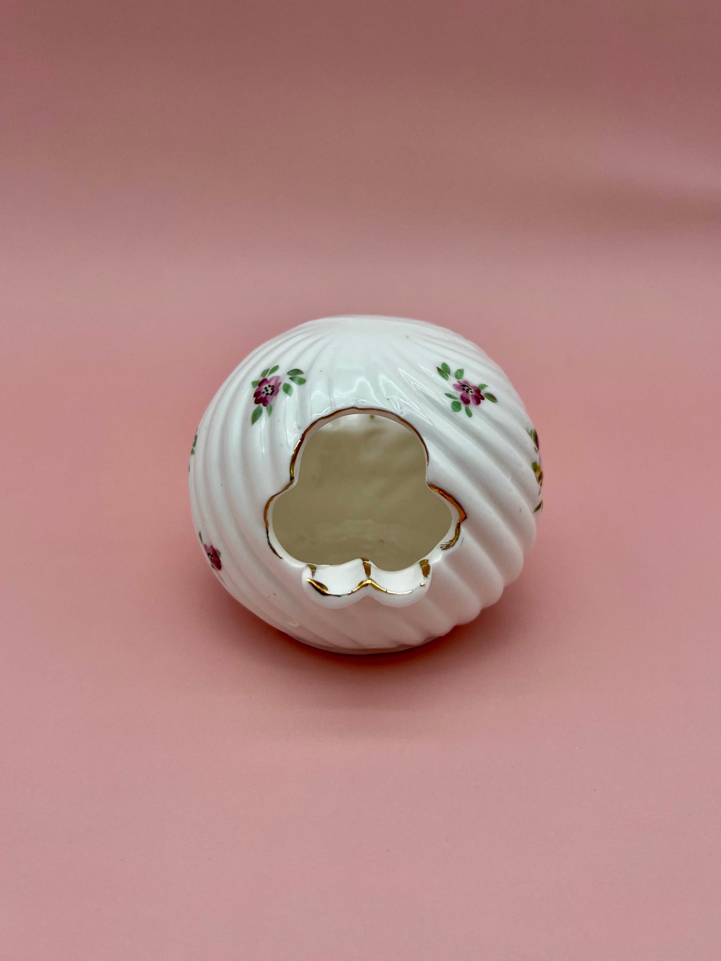 Cleo-Smoking Accessory-Pearl&#39;s Puff Parlor