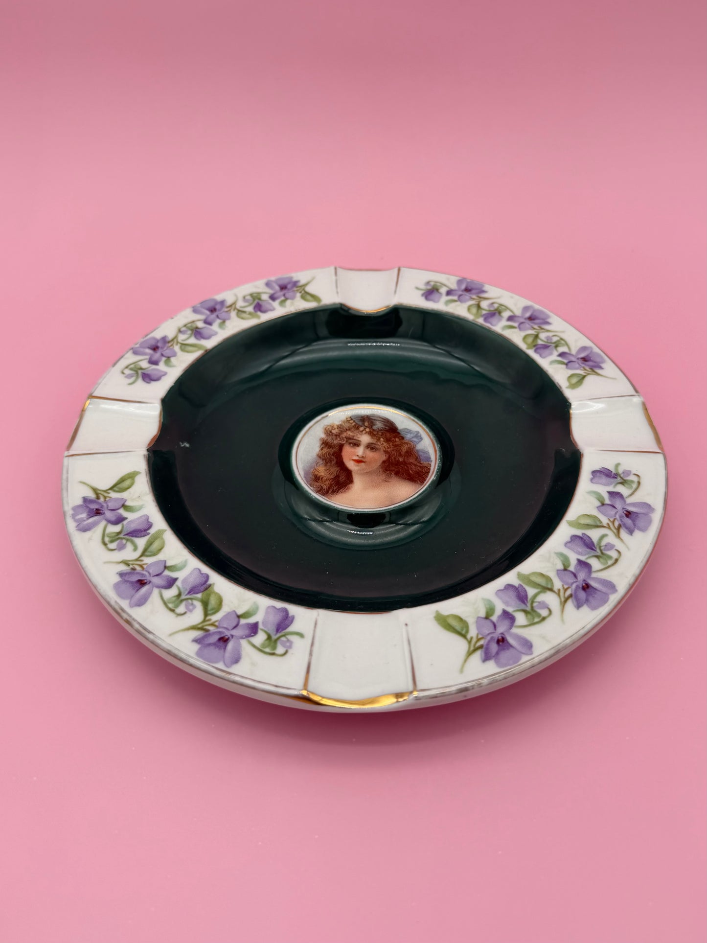 Gisela-Smoking Accessory-Pearl's Puff Parlor