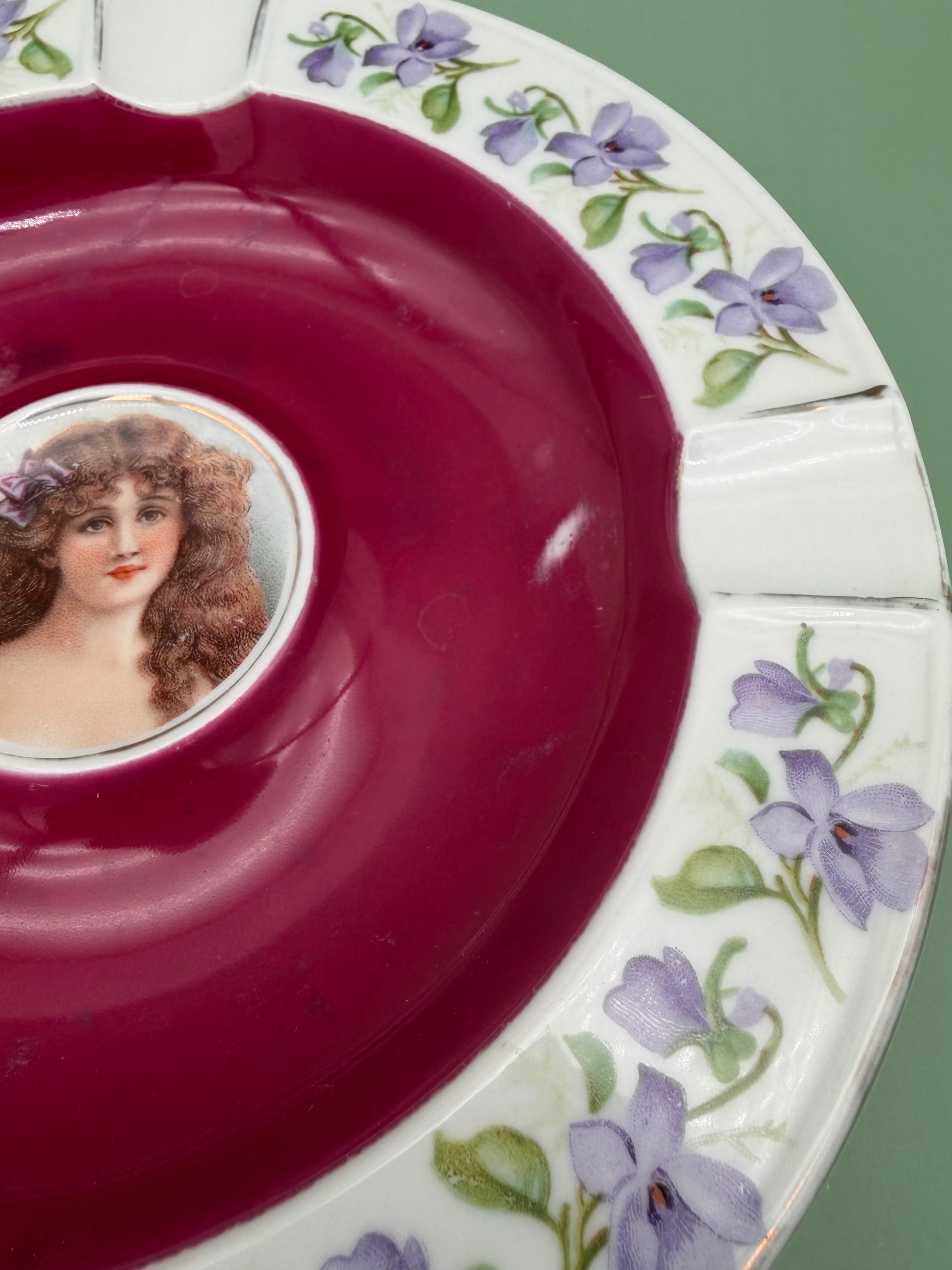 Gisela-Smoking Accessory-Pearl's Puff Parlor