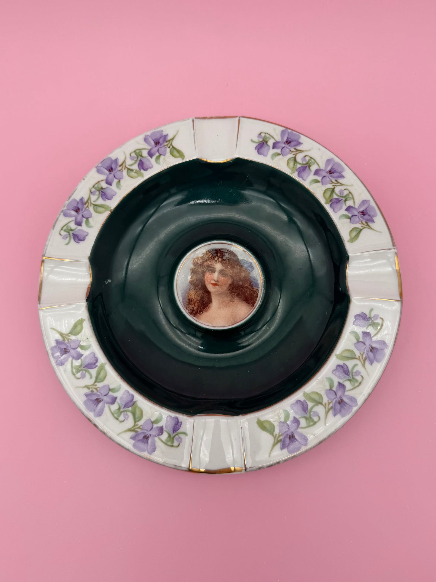 Gisela-Smoking Accessory-Pearl's Puff Parlor