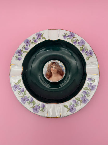 Gisela-Smoking Accessory-Pearl's Puff Parlor