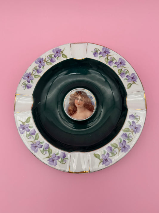 Gisela-Smoking Accessory-Pearl's Puff Parlor