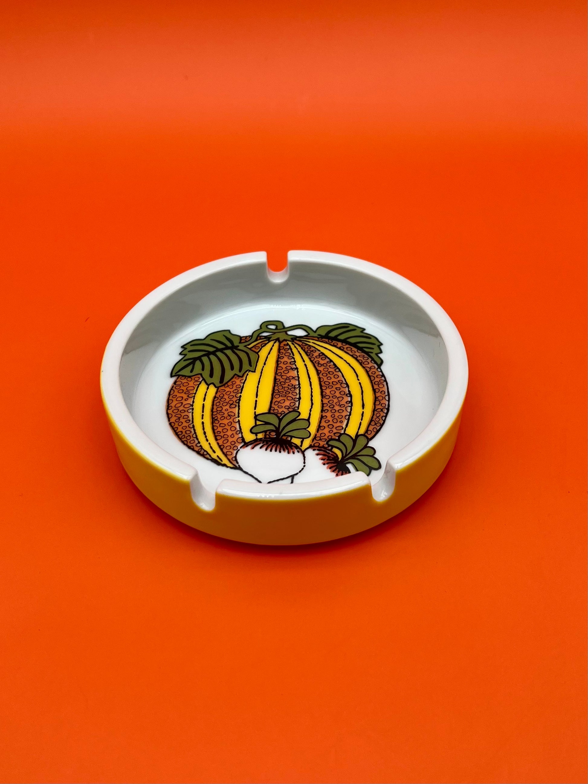 Golda-Smoking Accessory-Pearl&#39;s Puff Parlor