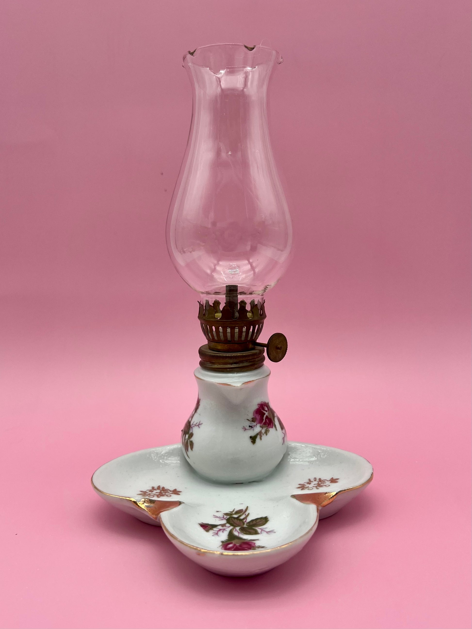 Helen-Smoking Accessory-Pearl's Puff Parlor