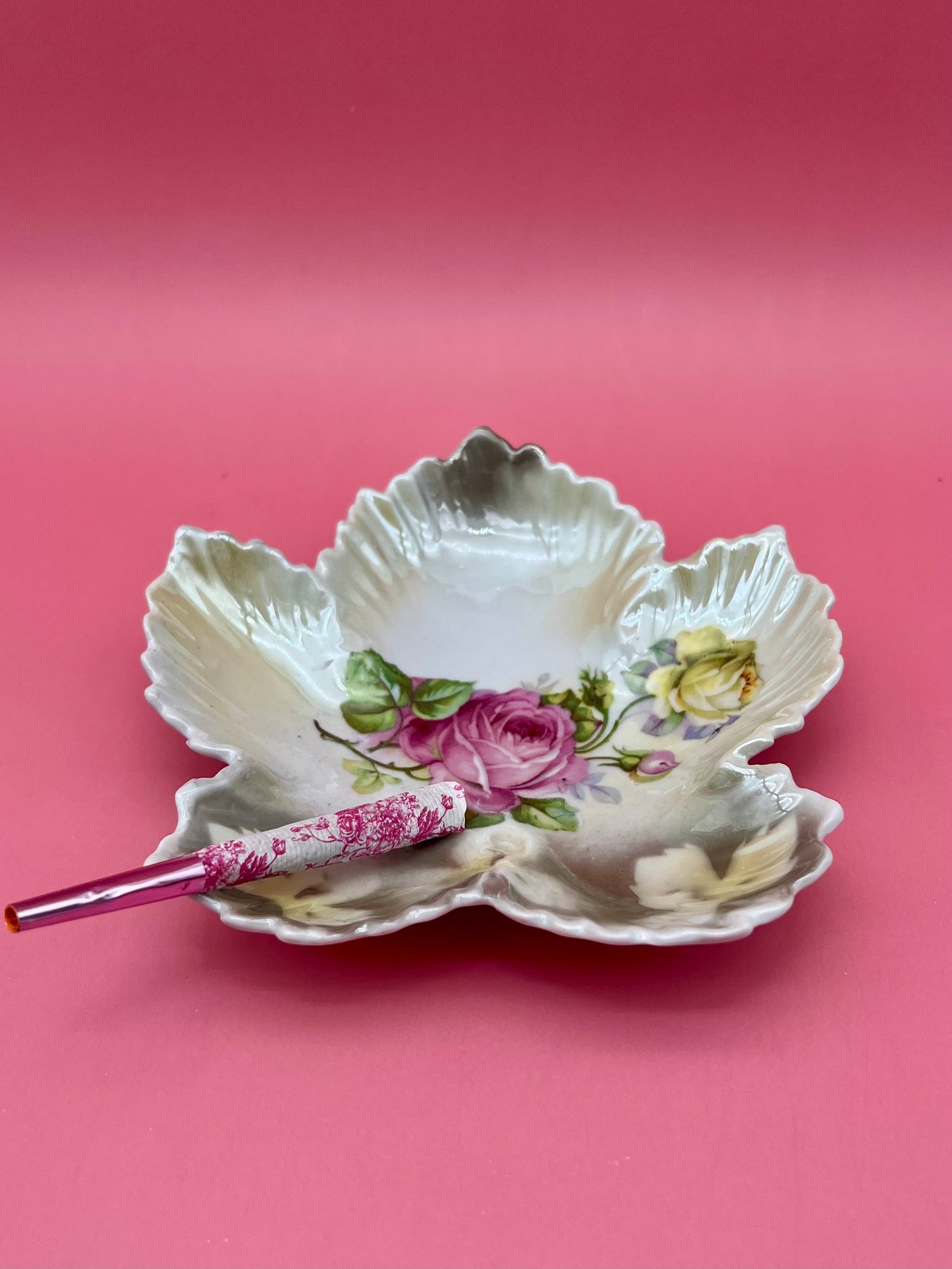 Henriette-Smoking Accessory-Pearl's Puff Parlor