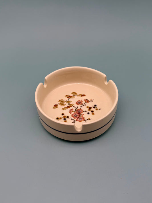 Jamie-Smoking Accessory-Pearl's Puff Parlor