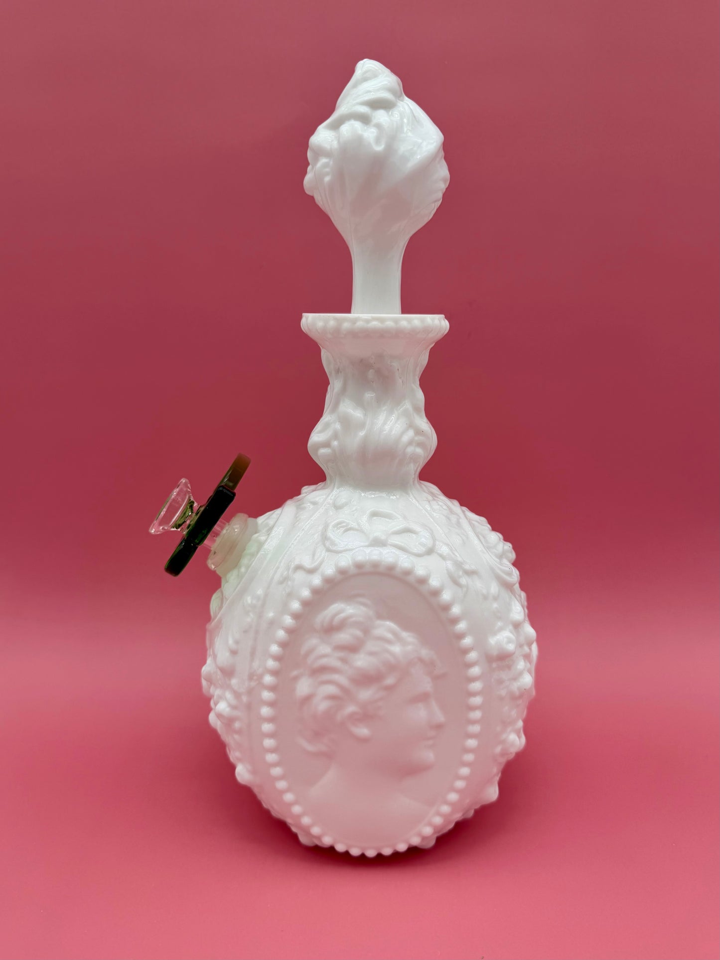 Jenny-Decanter-Pearl's Puff Parlor