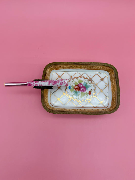 Karla-Smoking Accessory-Pearl's Puff Parlor