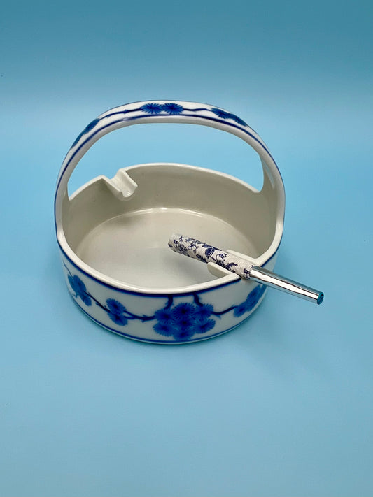 Laura-Smoking Accessory-Pearl&#39;s Puff Parlor