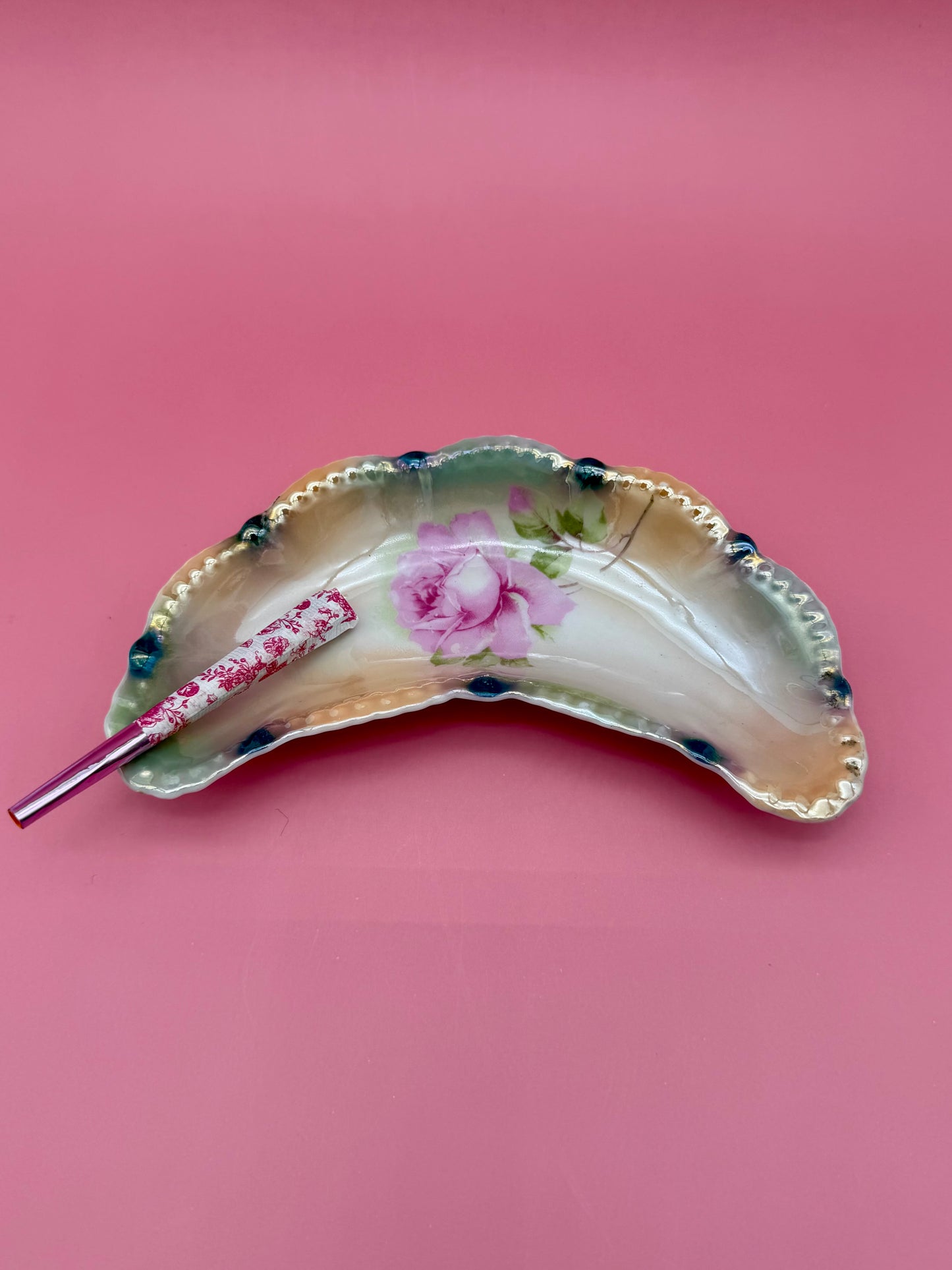 Lauren-Smoking Accessory-Pearl's Puff Parlor