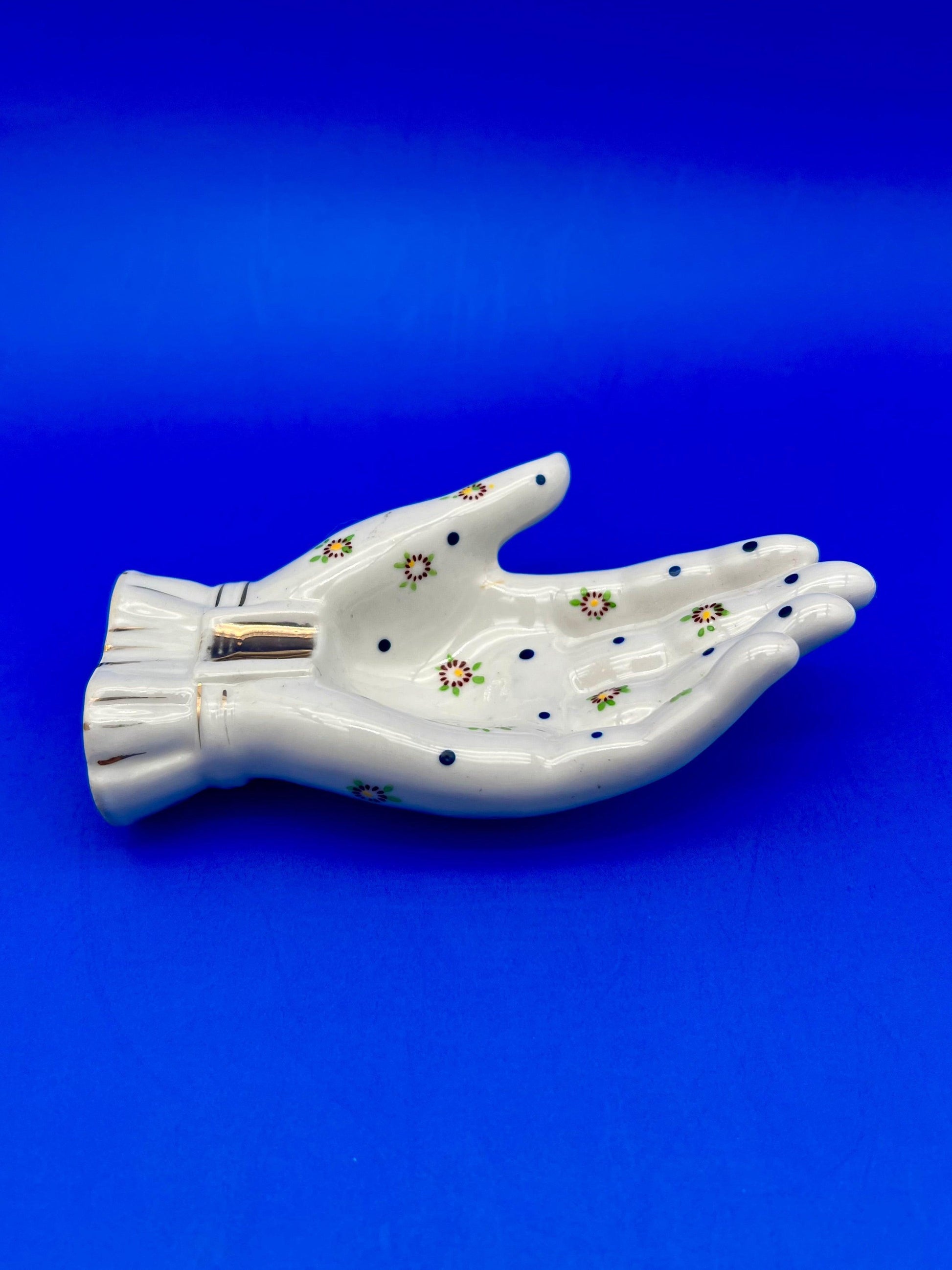 Leila-Smoking Accessory-Pearl's Puff Parlor
