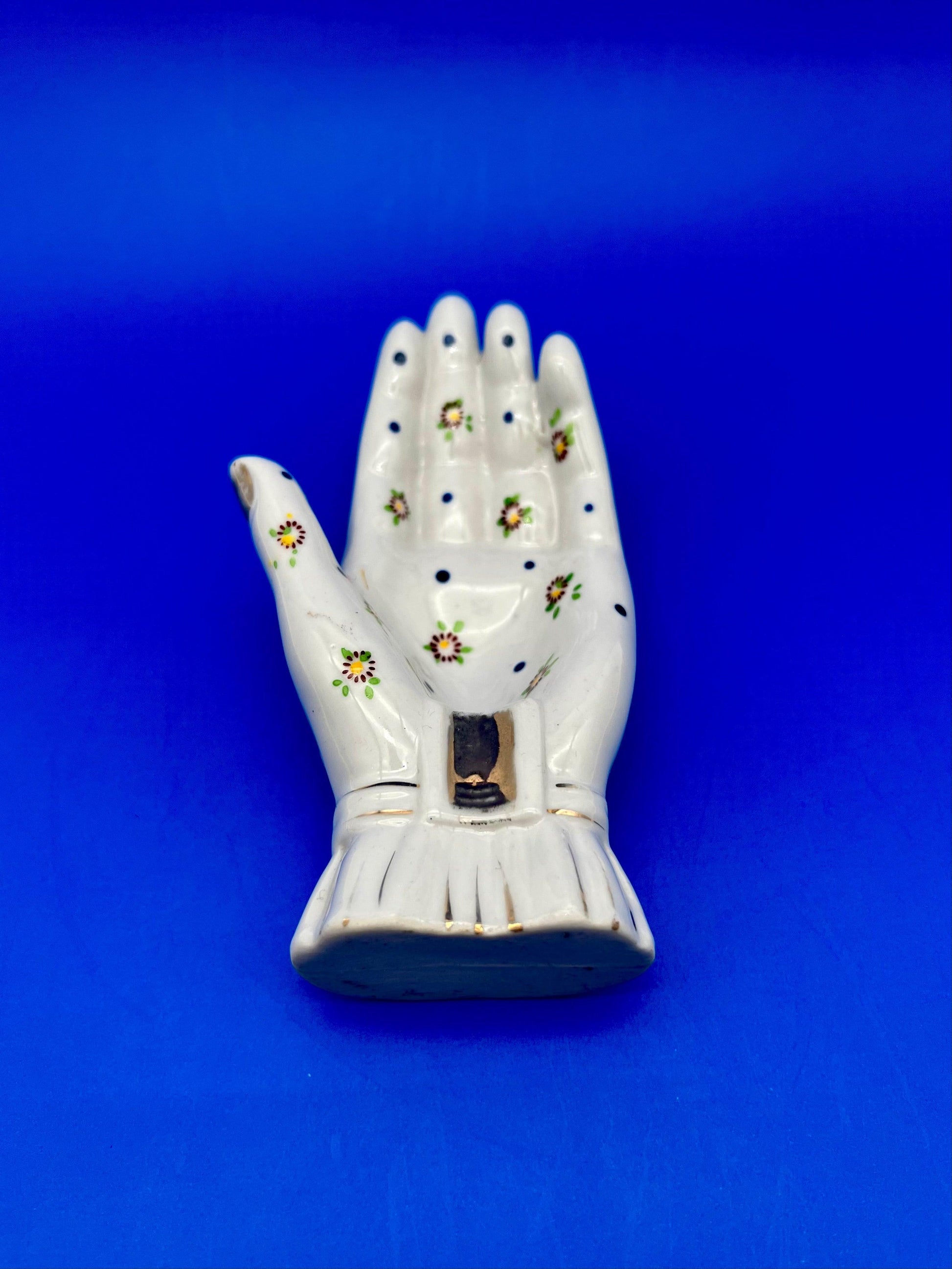 Leila-Smoking Accessory-Pearl's Puff Parlor