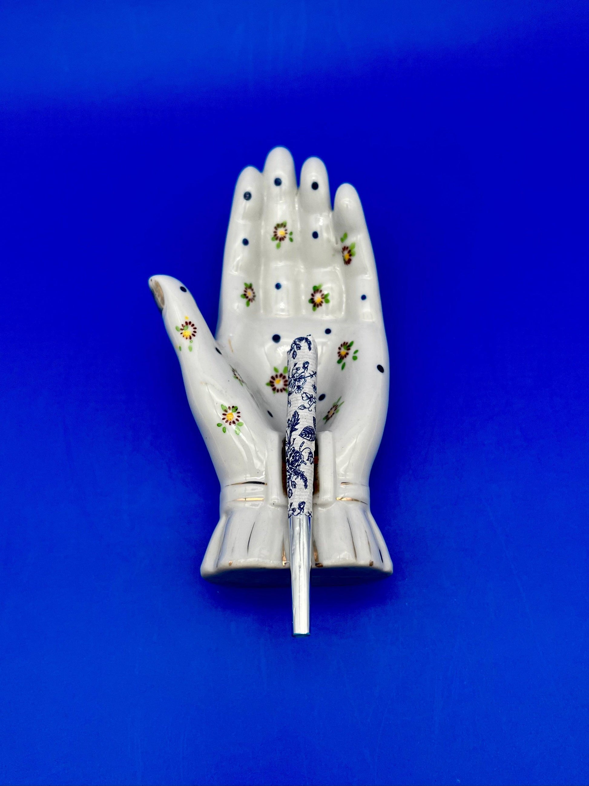 Leila-Smoking Accessory-Pearl's Puff Parlor