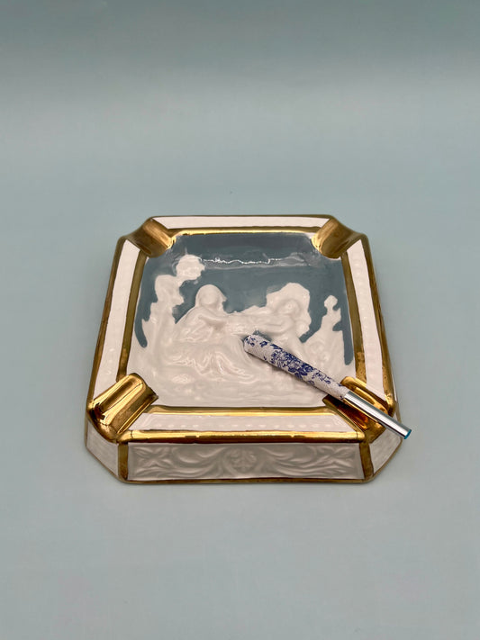Livia-Smoking Accessory-Pearl's Puff Parlor