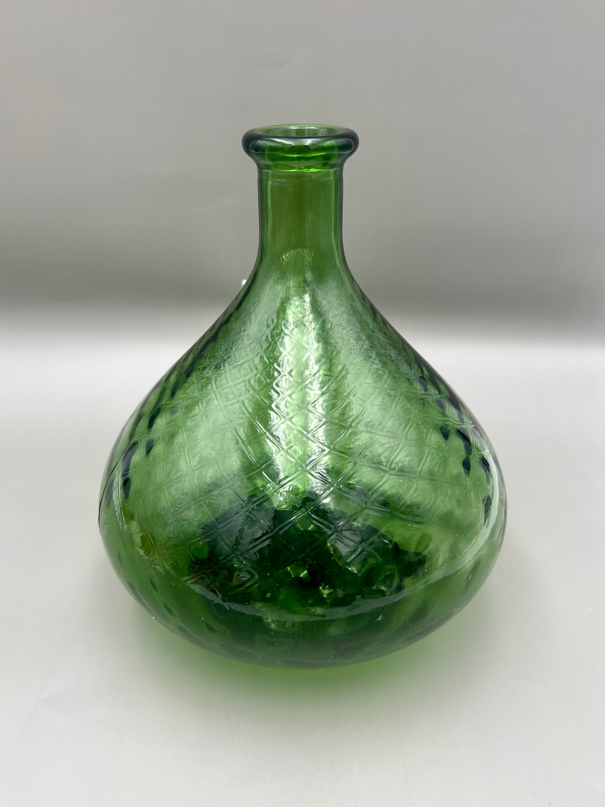 Loretta-Decanter-Pearl&#39;s Puff Parlor