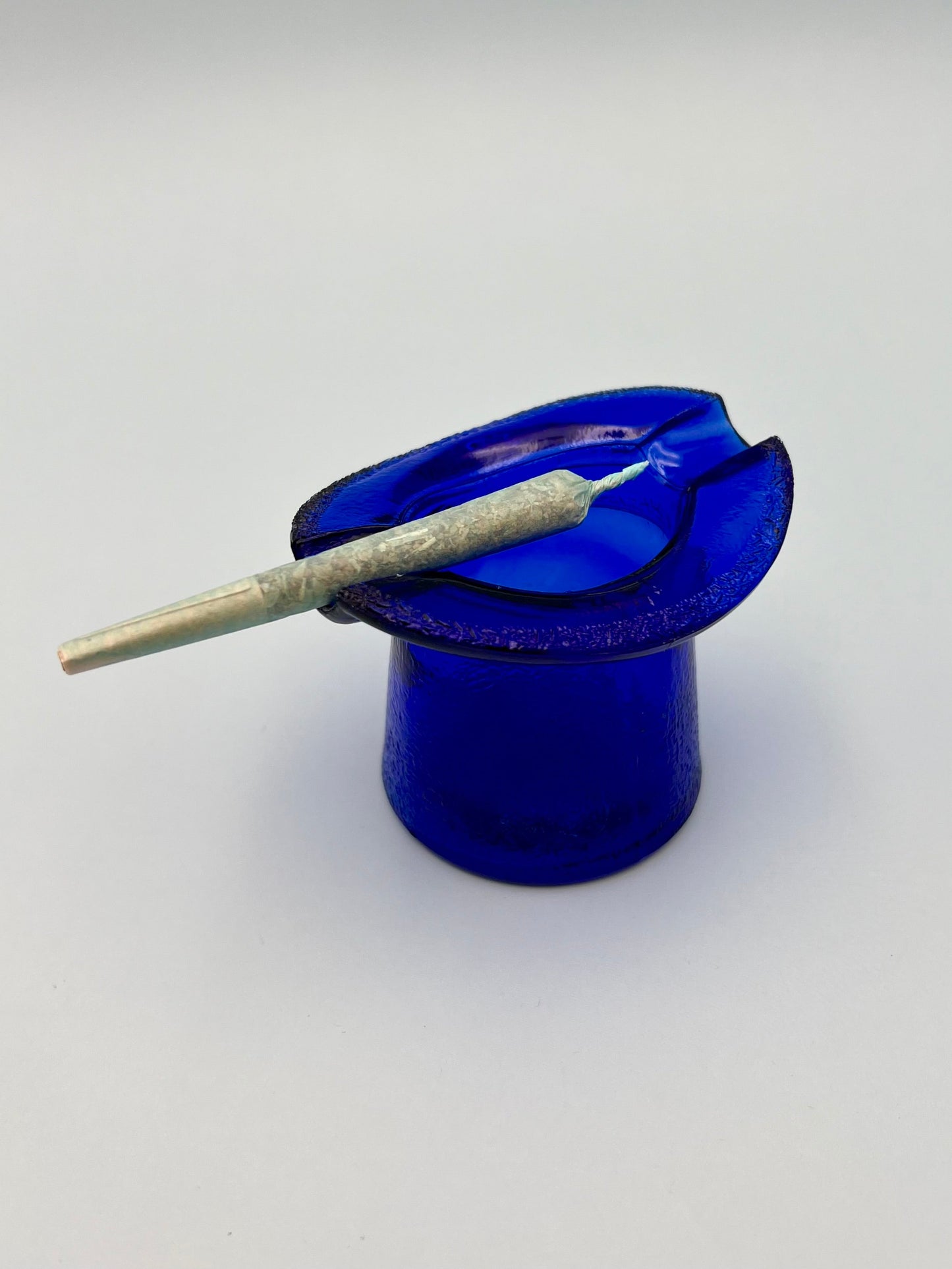 Lucinda-Smoking Accessory-Pearl's Puff Parlor