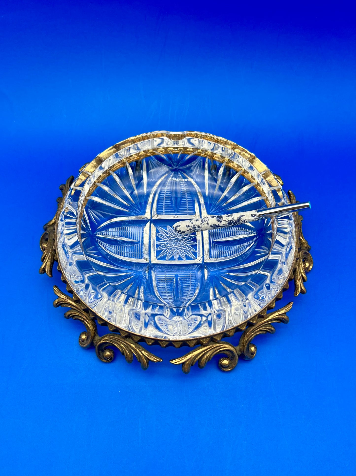 Ophelia-Smoking Accessory-Pearl's Puff Parlor