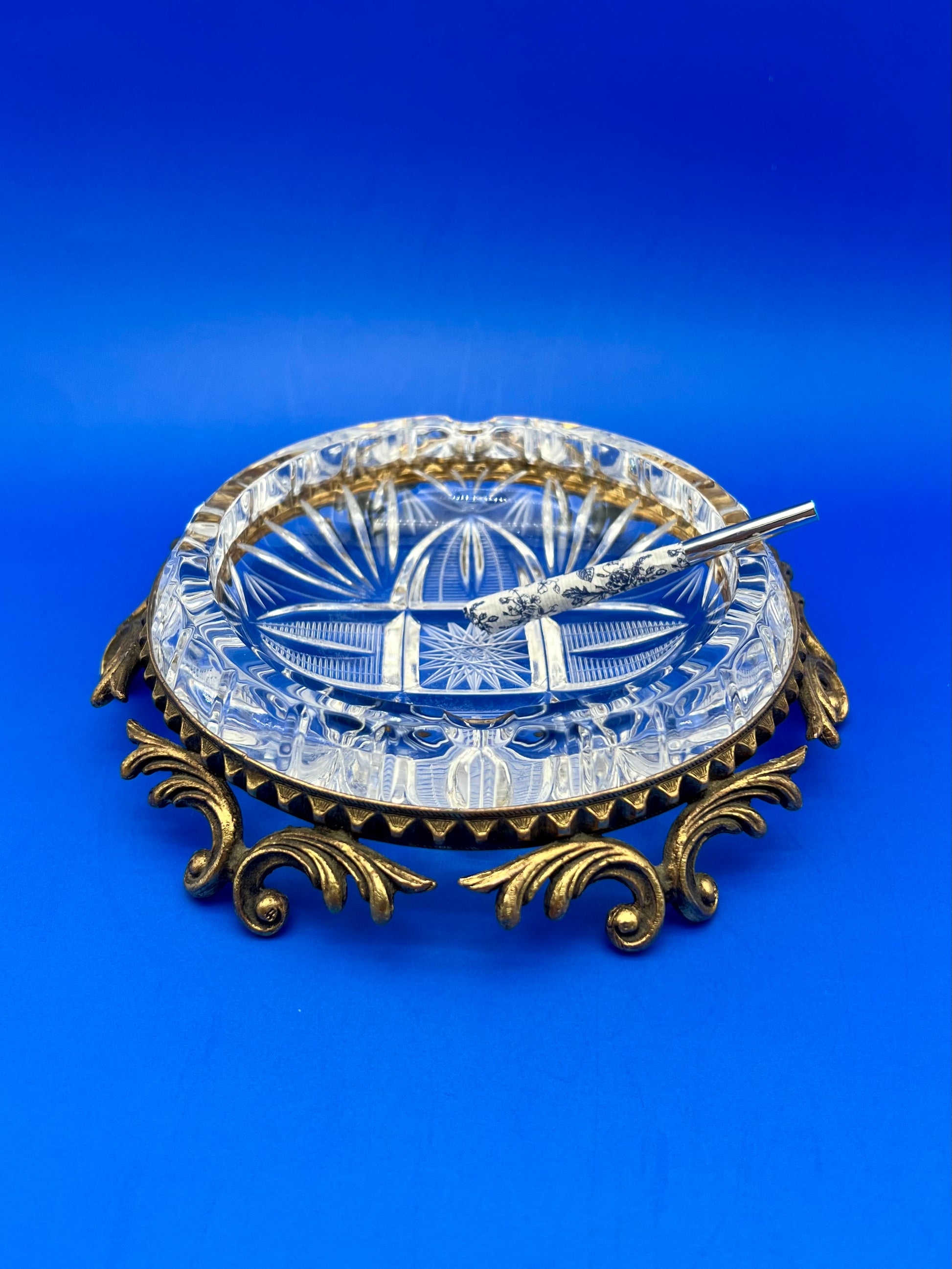 Ophelia-Smoking Accessory-Pearl's Puff Parlor