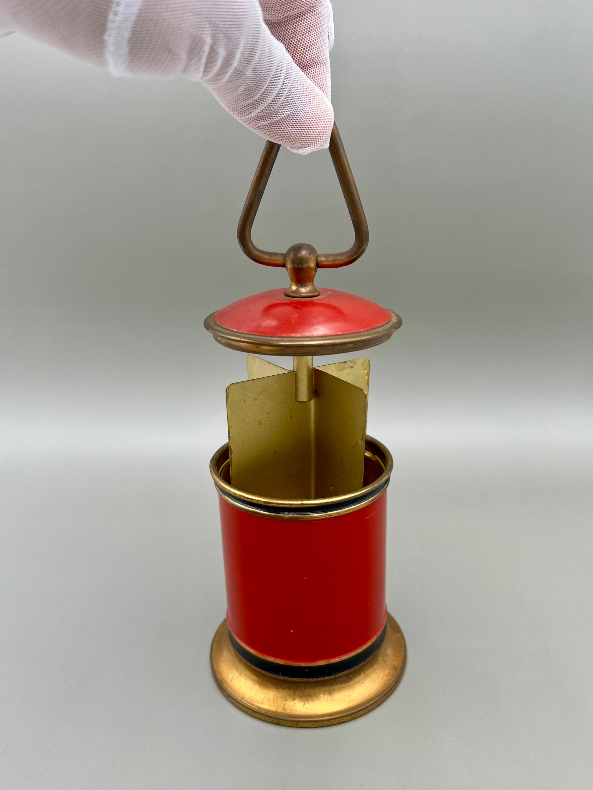 Parker-Smoking Accessory-Pearl&#39;s Puff Parlor