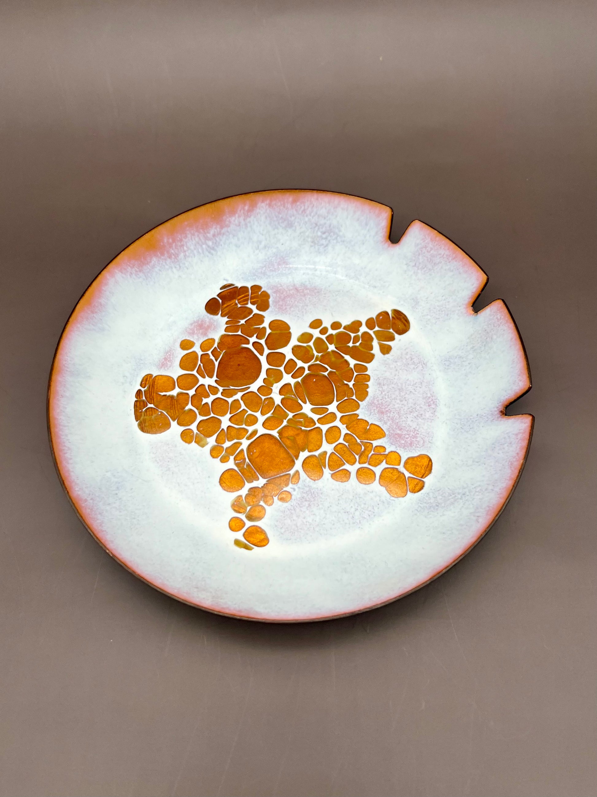 Raya-Smoking Accessory-Pearl's Puff Parlor