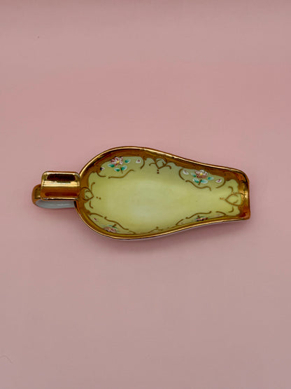 Rayna-Smoking Accessory-Pearl's Puff Parlor