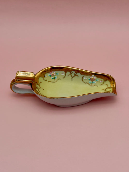 Rayna-Smoking Accessory-Pearl's Puff Parlor