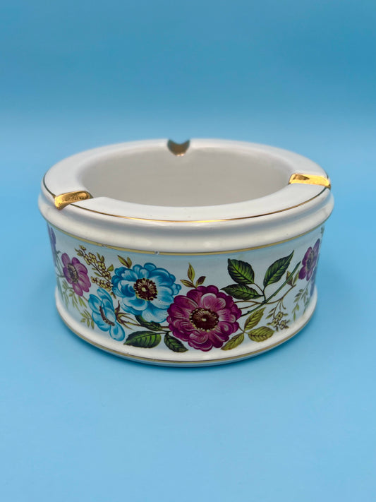Romina-Smoking Accessory-Pearl&#39;s Puff Parlor
