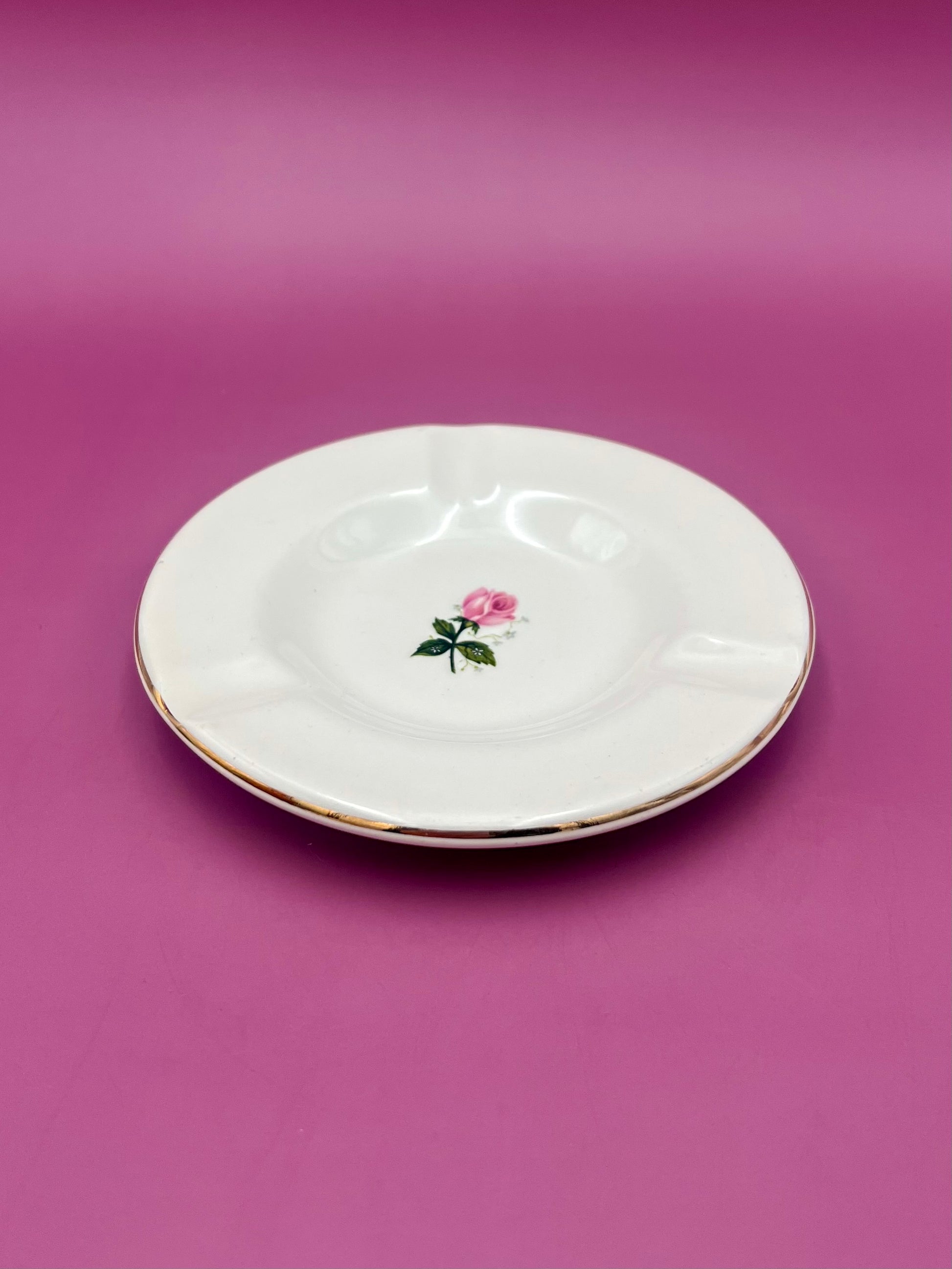 Rosalynn-Smoking Accessory-Pearl&#39;s Puff Parlor