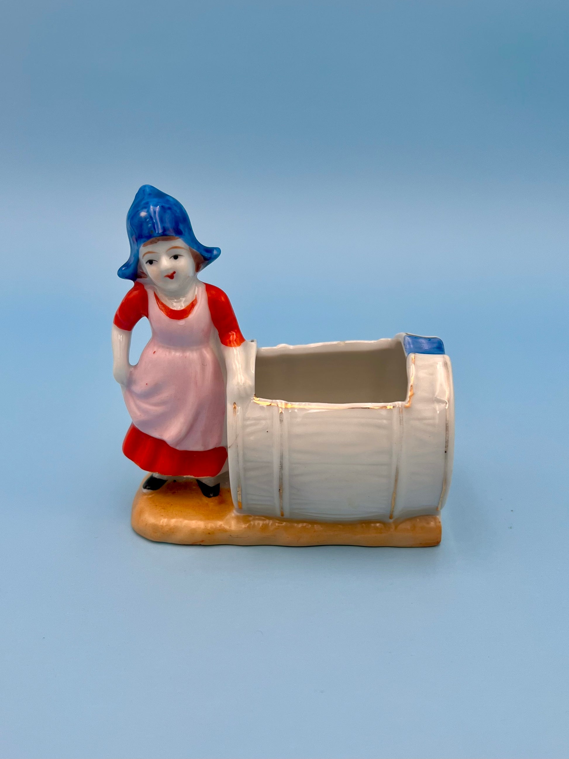 Tess-Smoking Accessory-Pearl&#39;s Puff Parlor