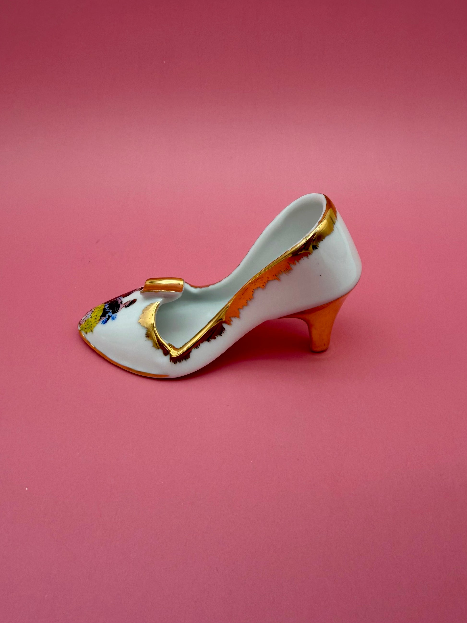 Vivi-Smoking Accessory-Pearl's Puff Parlor