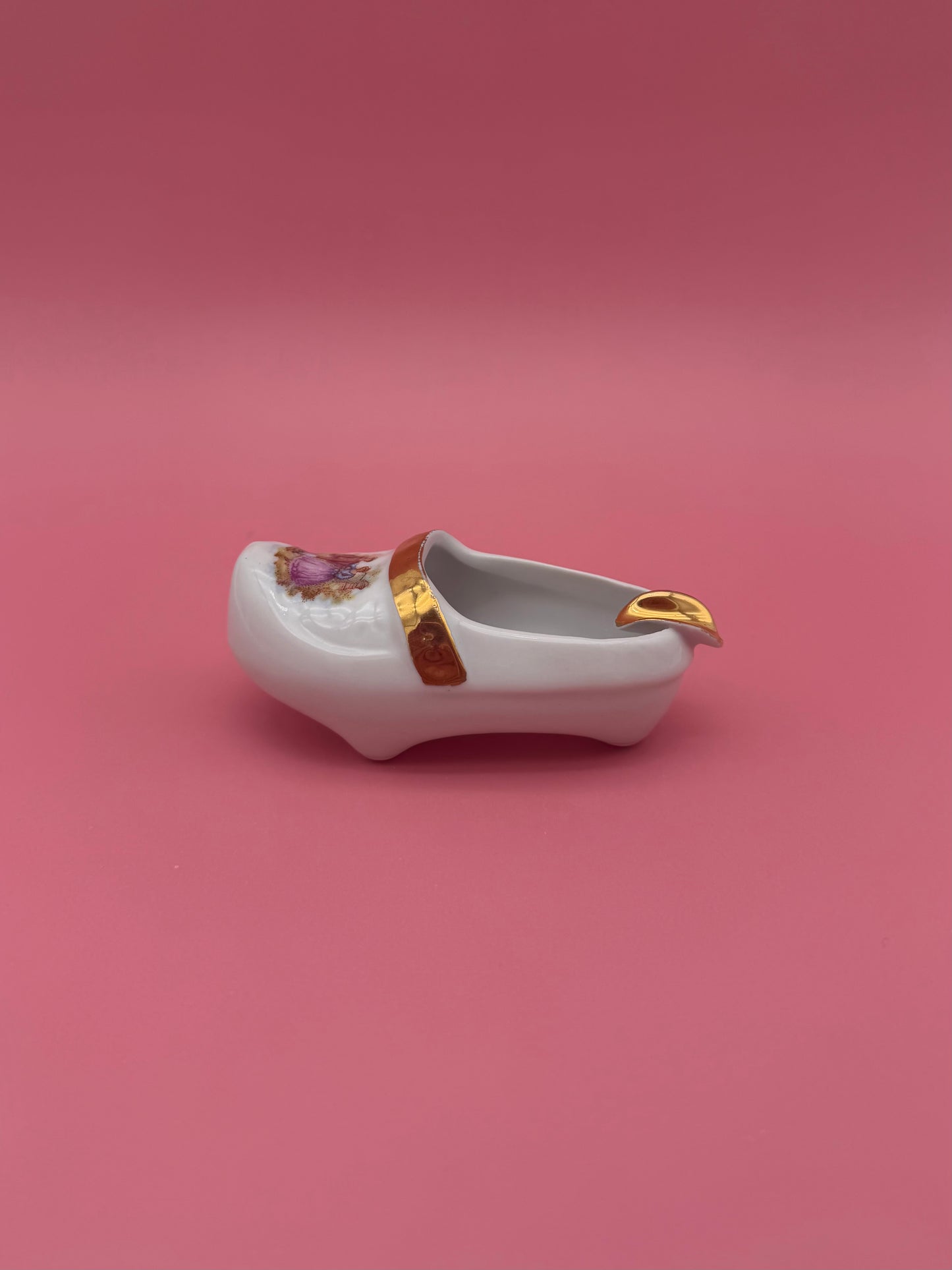 Vivi-Smoking Accessory-Pearl's Puff Parlor