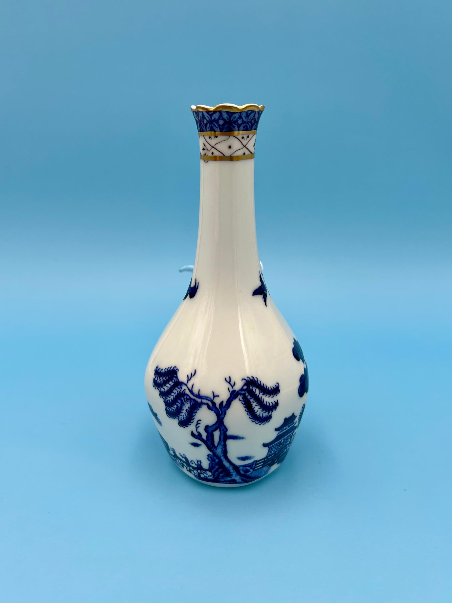 Willow-Petite Water Pipe-Pearl's Puff Parlor