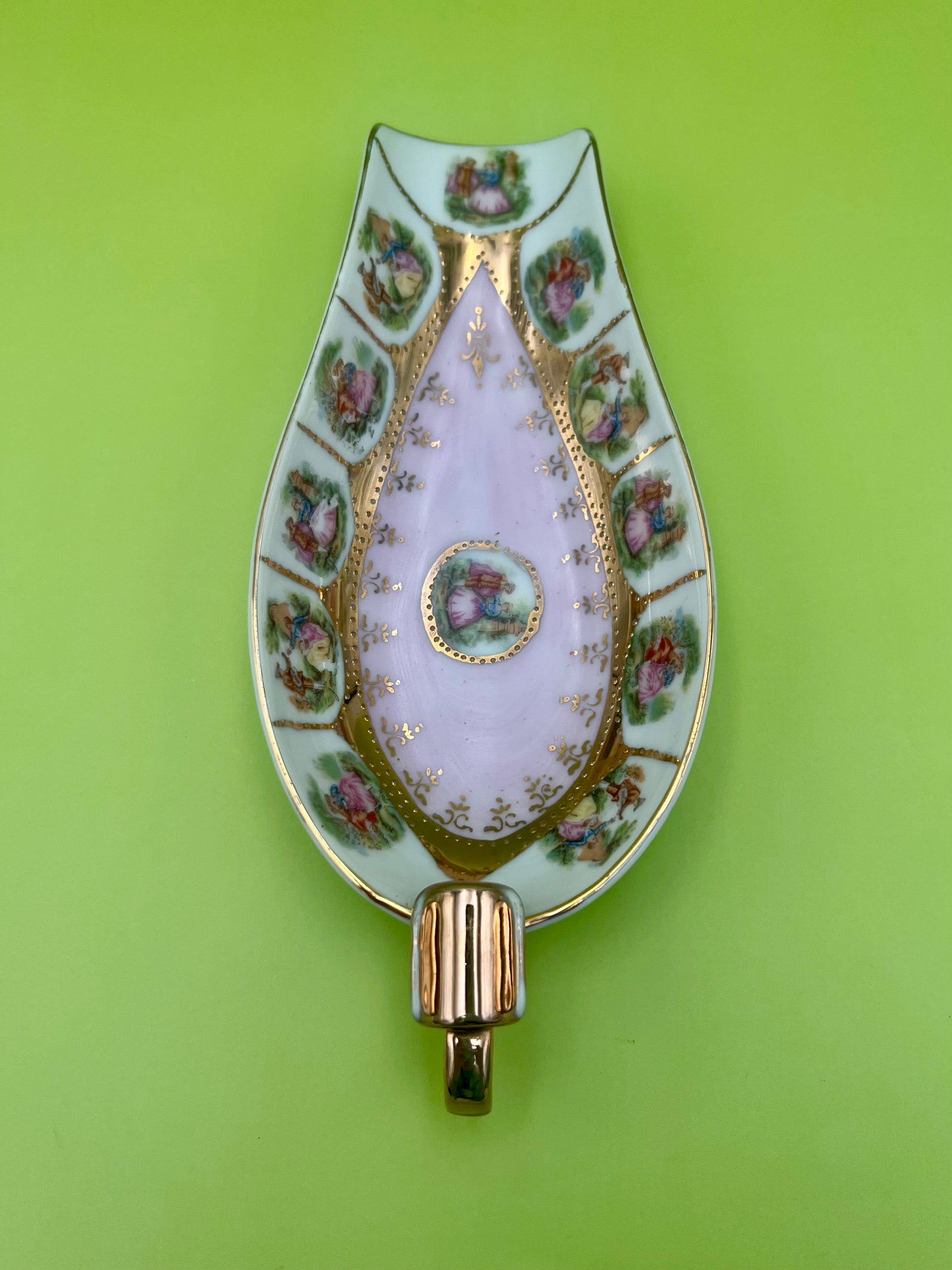 Zoe-Smoking Accessory-Pearl&#39;s Puff Parlor